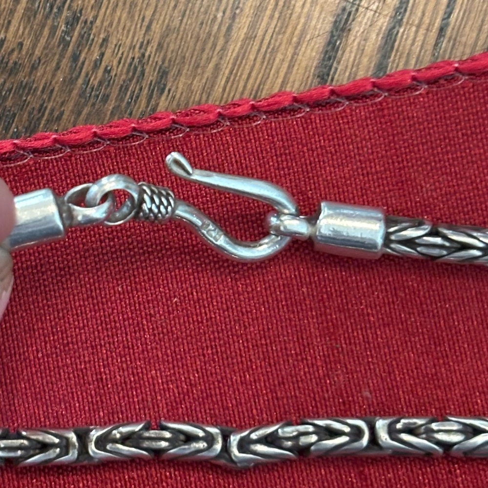 Byzantine chain with hook closure - Picture 2 of 4